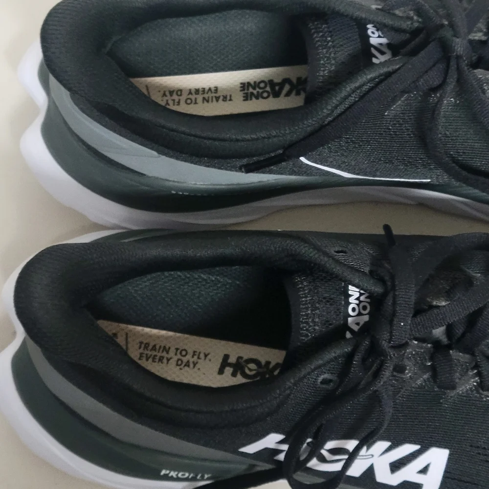 Hoka One One Mach 4 Men's Size 9.5D.